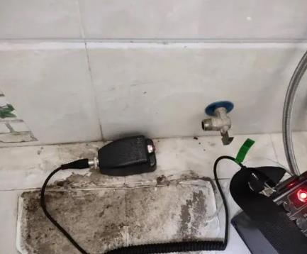 海盐屋顶漏水维修公司分享下卫生间漏水的危害及解决方法
